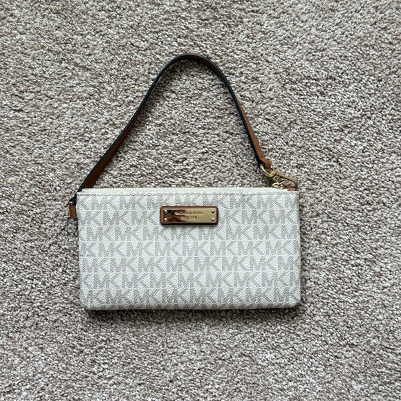 Michael Kors White Wristlet - Picture 3 of 4